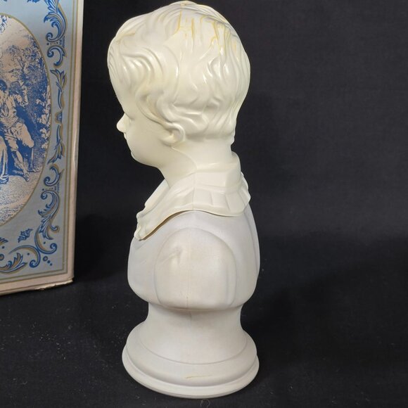 Vtg 70s Avon Bottle 18th Century Classic Figurine Young Boy Bust -Display Only - Picture 4 of 15